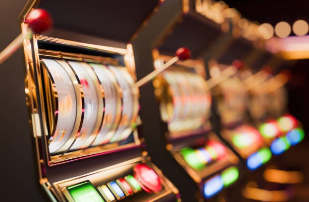 cimahitoto platform showing football sportsbook, live dealer tables, slots, and esports markets